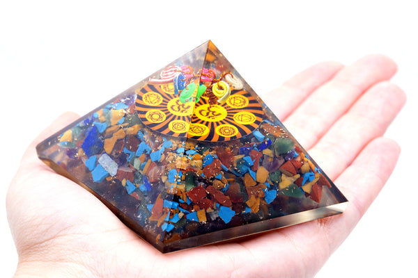 Orgonit Piramis - Om Chakra - 70 mm-1