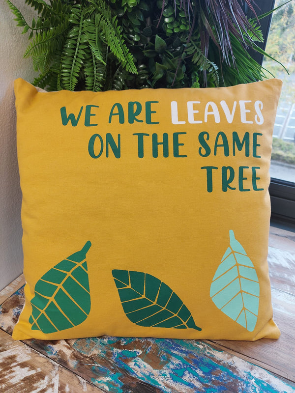 Pamut Párnahuzat Felirattal - We are Leaves - Sárga, Kék és Natúr-1