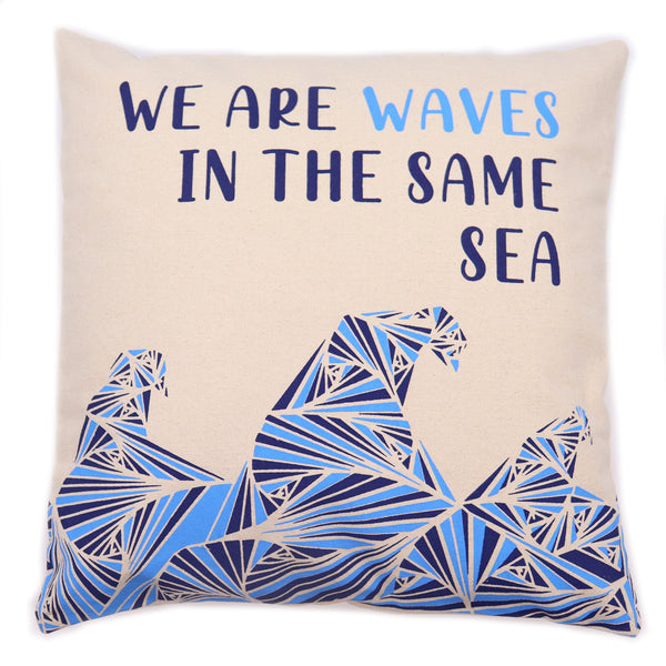 Pamut Párnahuzat Felirattal - We are Waves - Szürke, Kék és Natúr-6