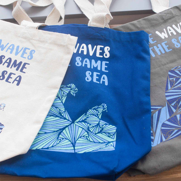 Pamutvászon Táska Felirattal - We are Waves - Szürke, Kék és Natúr-18