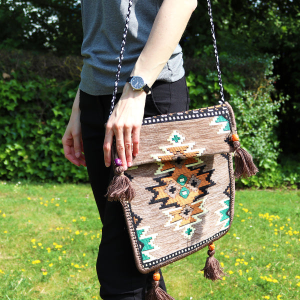 Bézsszínű Kilim Válltáska-3